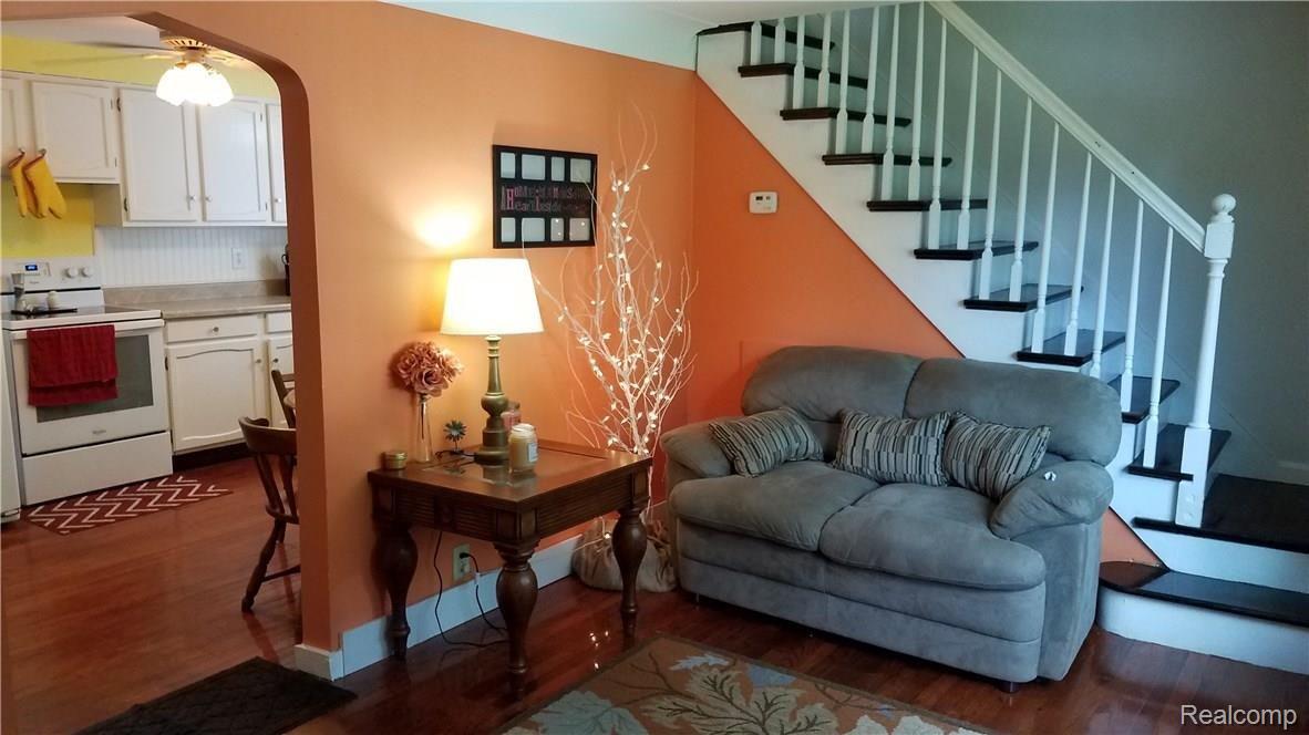 3125 Hessel Avenue Rochester, MI 48307 - Photo 3 of 22 20170823_105142.jpg