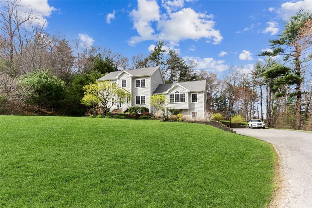 113 Smoke Hill Ridge Road Marshfield, MA 02050 - Photo 2 of 41 Gallery Image 2