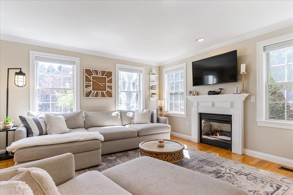 113 Smoke Hill Ridge Road Marshfield, MA 02050 - Photo 7 of 41 Gallery Image 7