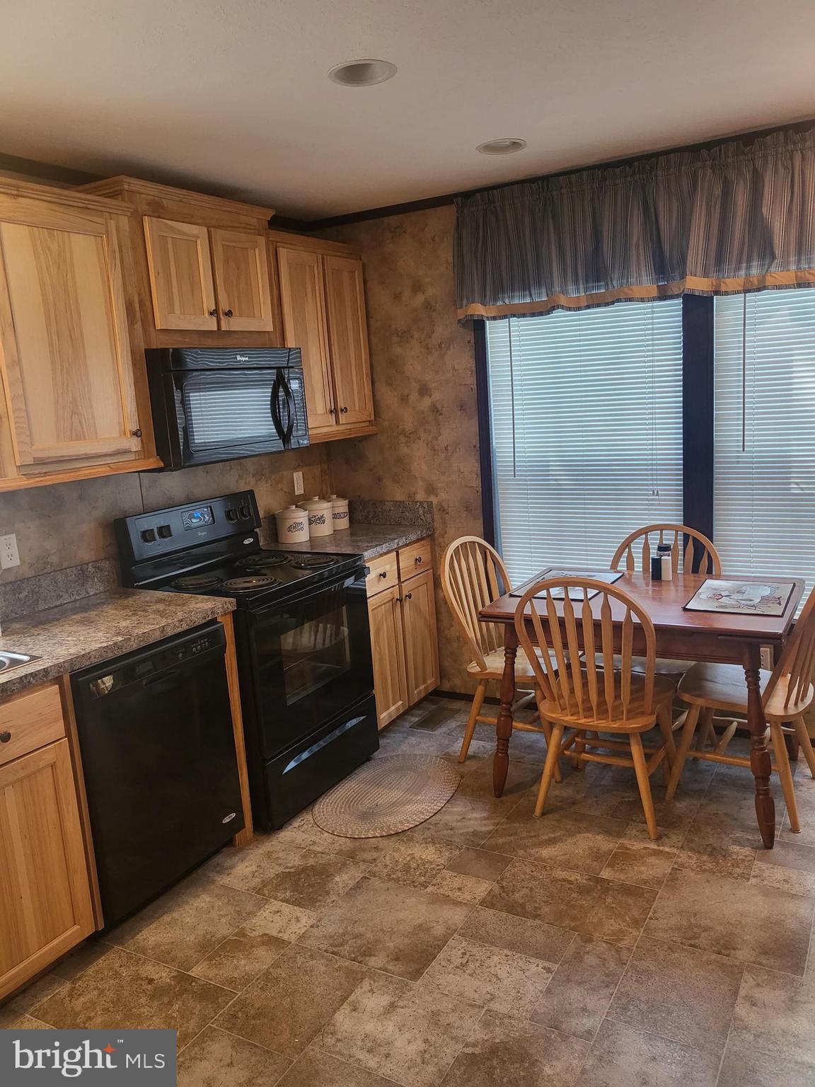 836 Latshaw Road Spring City, PA 19475 - Photo 3 of 24 Gallery Image 3