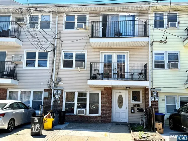 $1,950 | 18 President Street, Unit 2, East Newark, NJ 07029
