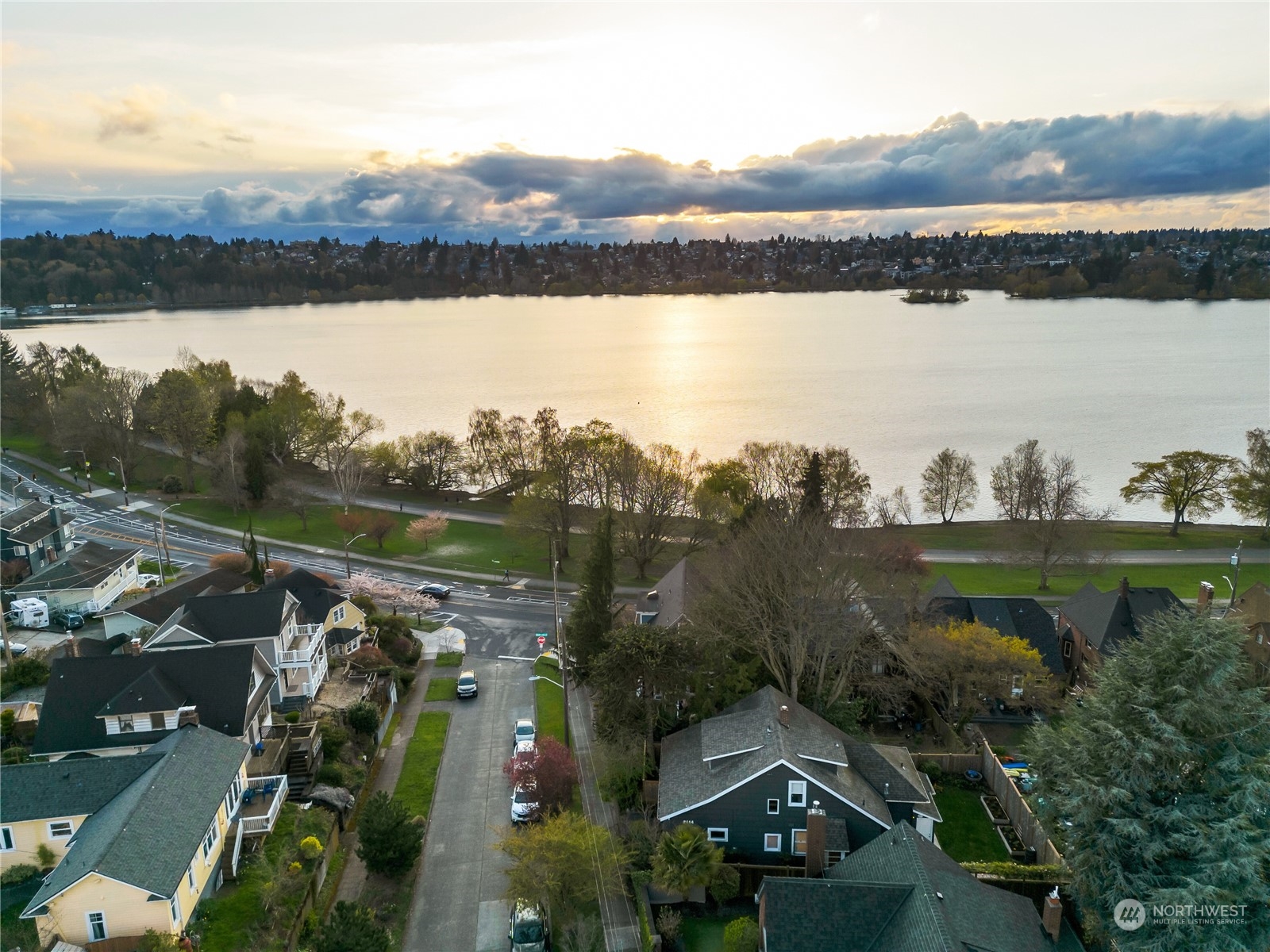 2114 North 65th Street Seattle, WA 98103 - Photo 38 of 40 a view of lake with mountain
