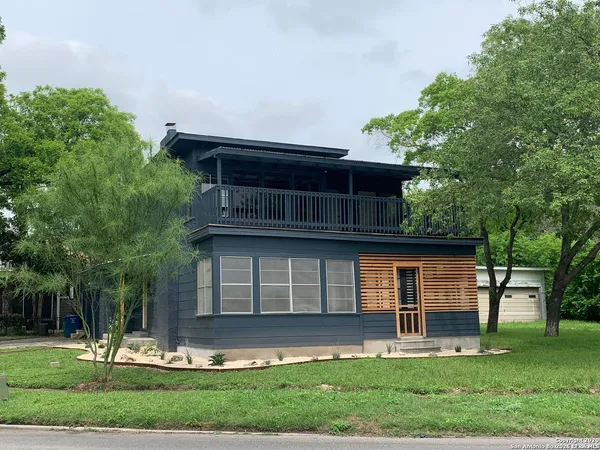 $1,900 | 155 North Josephine Tobin Drive, San Antonio, TX 78201