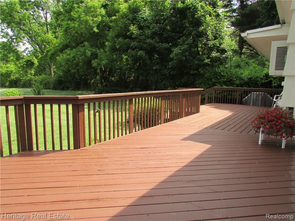 1180 South Boulevard Rochester, MI 48309 - Photo 19 of 28