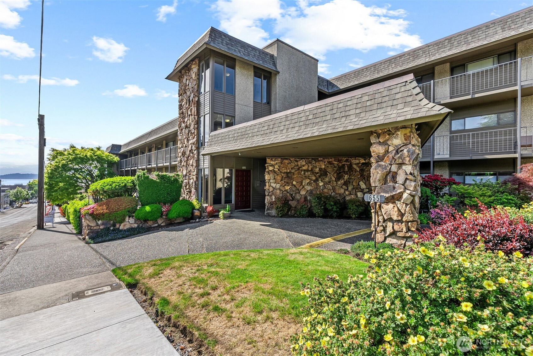 655 Main Street, Unit 305 Edmonds, WA 98020 - Photo 27 of 37