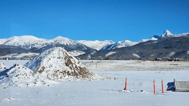 $1,395,000 | 1030 Iroquois Way, Driggs, ID 83422