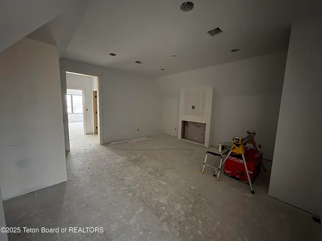 $1,395,000 | 1030 Iroquois Way, Driggs, ID 83422