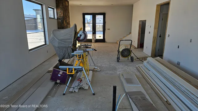 $1,395,000 | 1030 Iroquois Way, Driggs, ID 83422