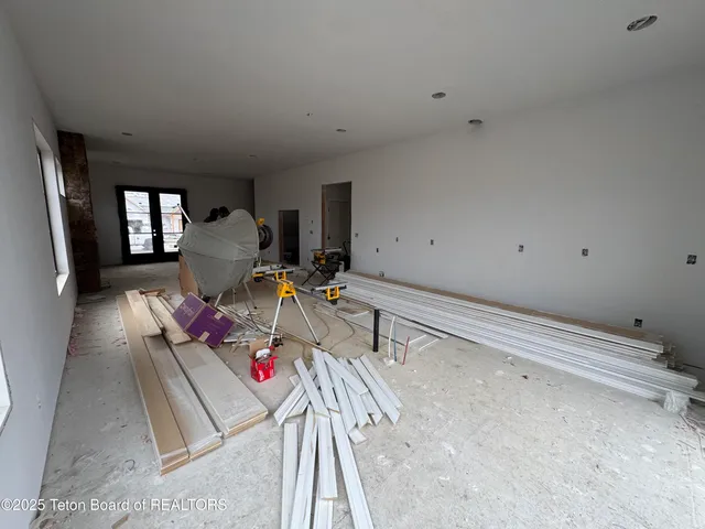 $1,395,000 | 1030 Iroquois Way, Driggs, ID 83422