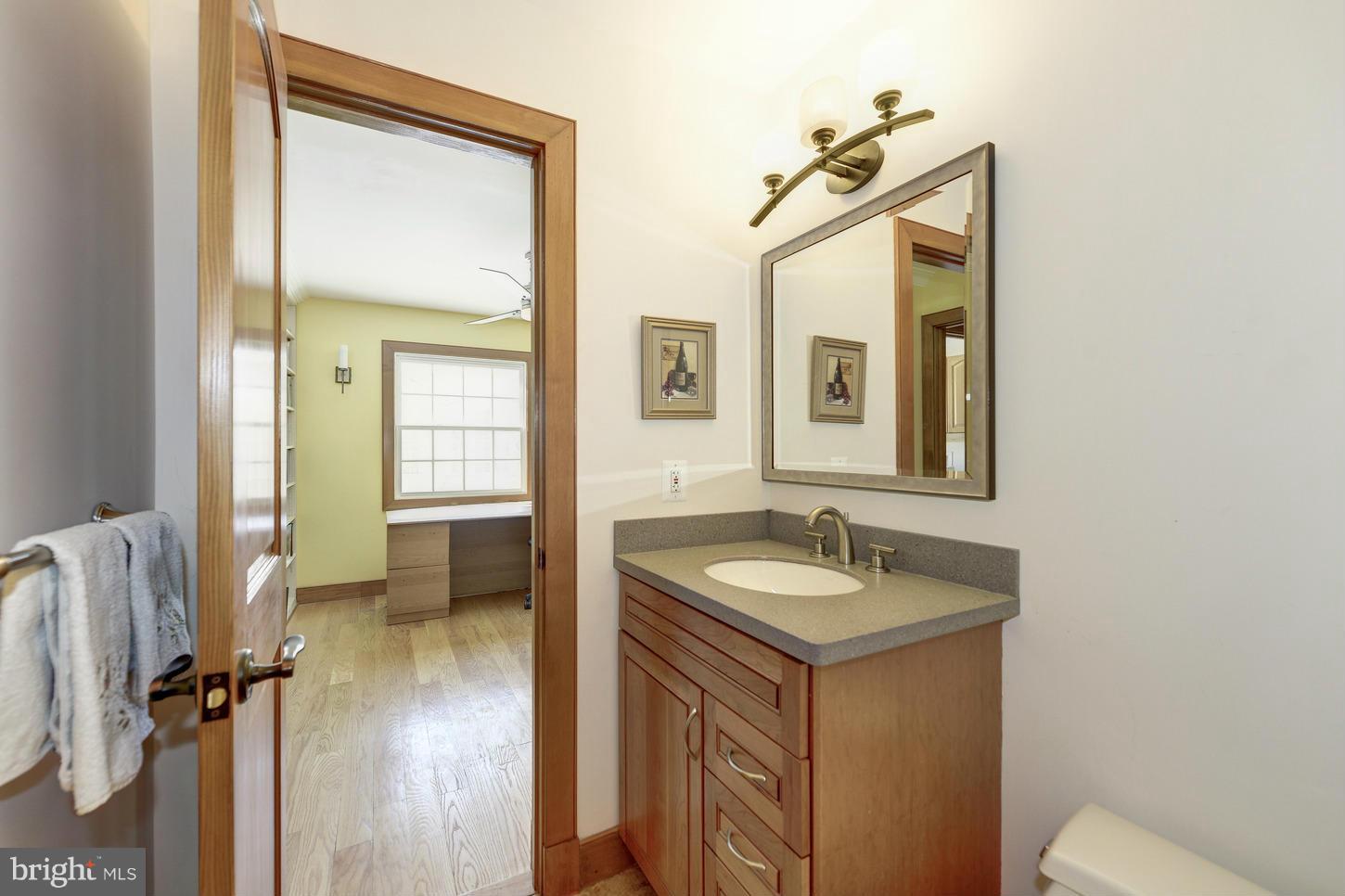 722 Ridge Drive McLean, VA 22101 - Photo 11 of 30 Main Level Half Bath