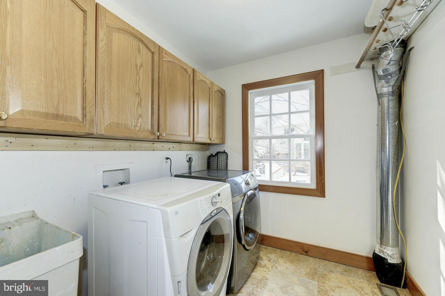 722 Ridge Drive McLean, VA 22101 - Photo 12 of 30 Laundry Room