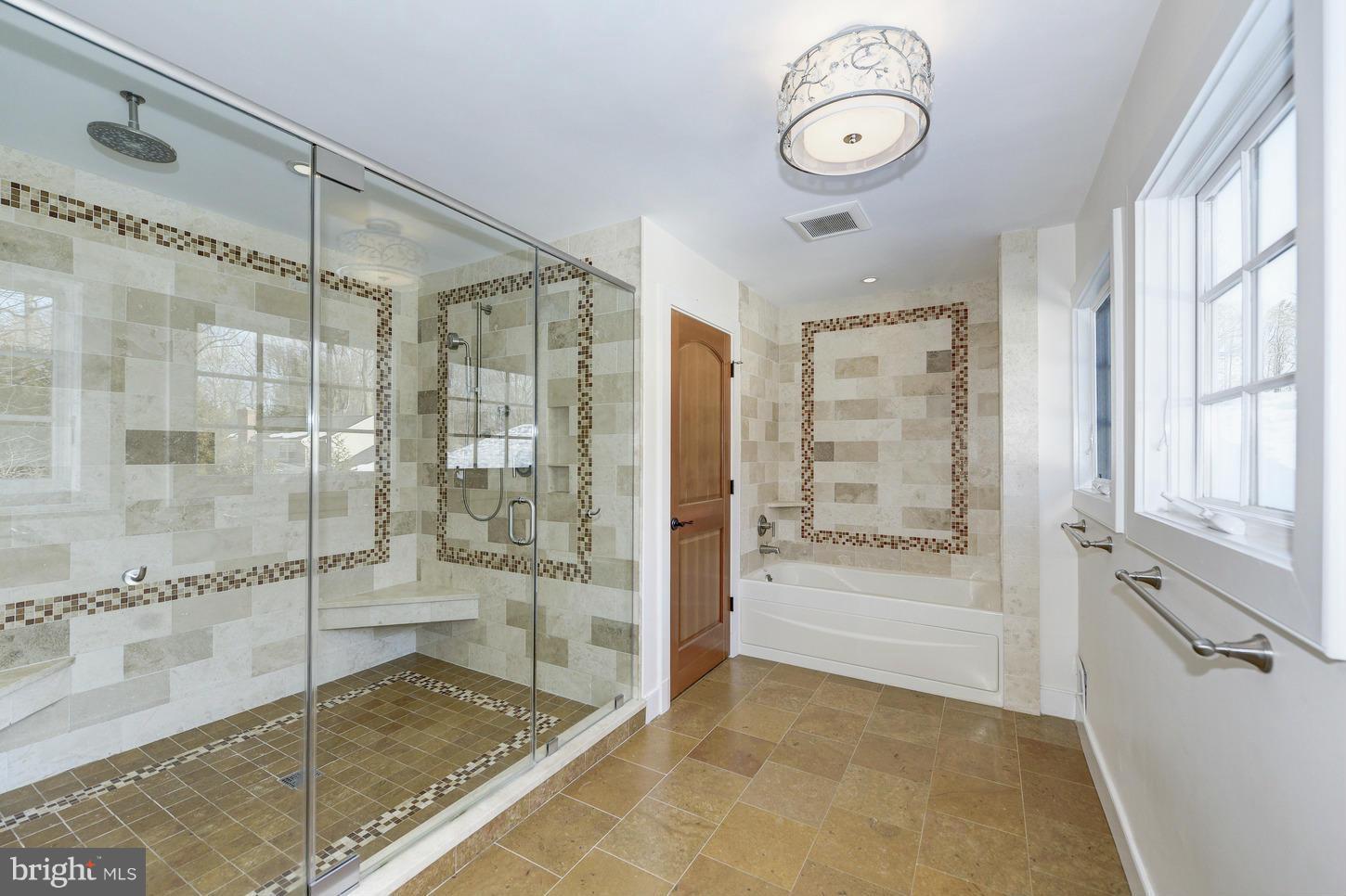 722 Ridge Drive McLean, VA 22101 - Photo 16 of 30 Bath (Master)