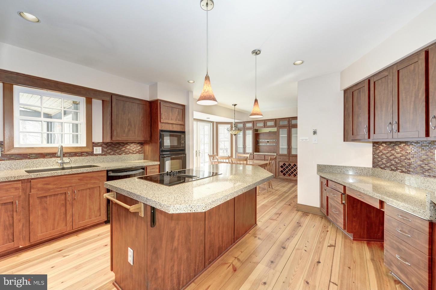722 Ridge Drive McLean, VA 22101 - Photo 6 of 30 Kitchen