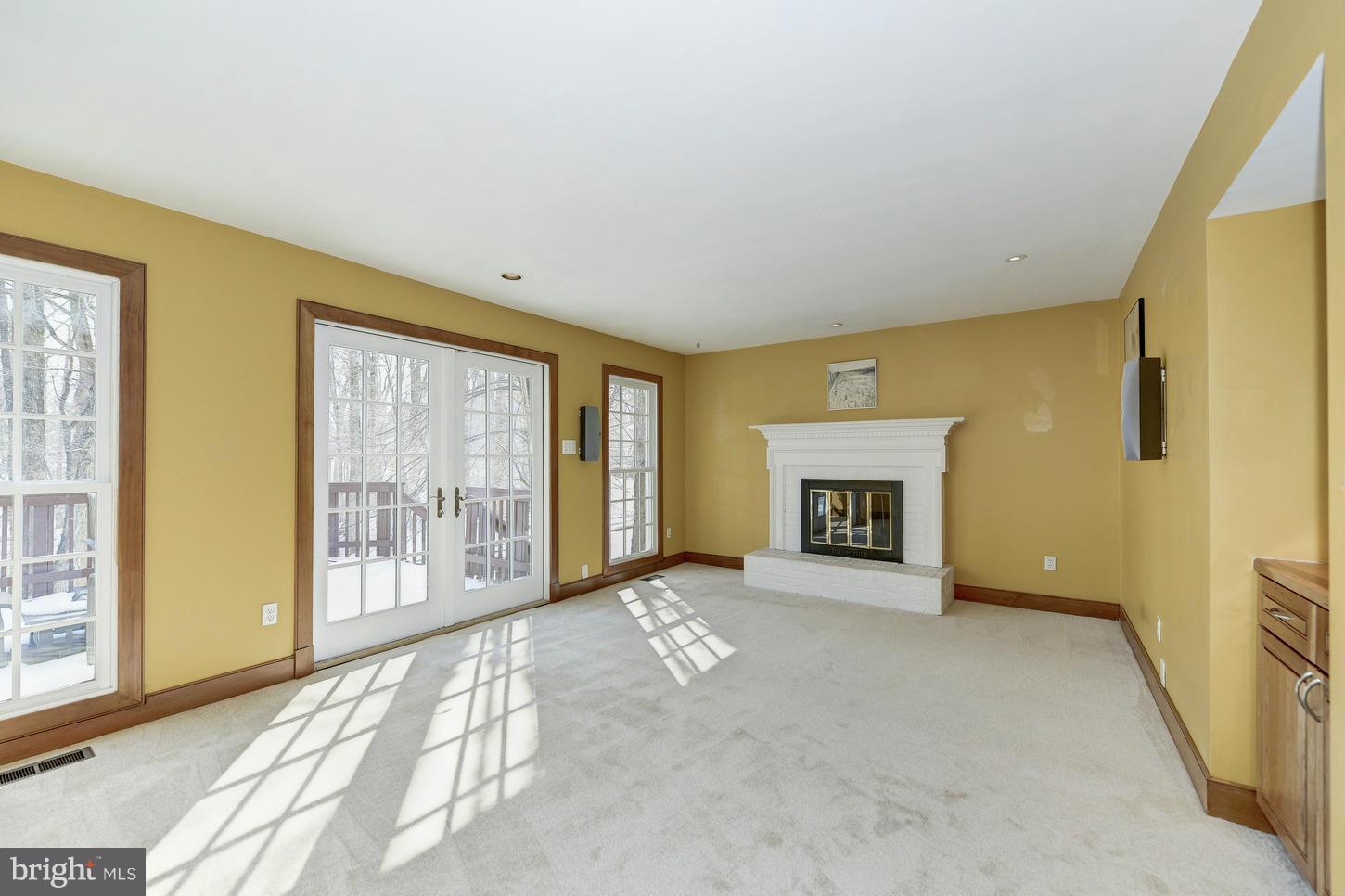 722 Ridge Drive McLean, VA 22101 - Photo 9 of 30 Family Room