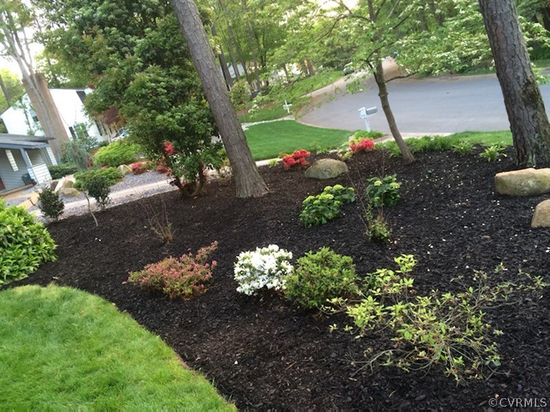 10209 Rounding Run Henrico, VA 23238 - Photo 44 of 46 Landscaping from Seller's Photo Library!