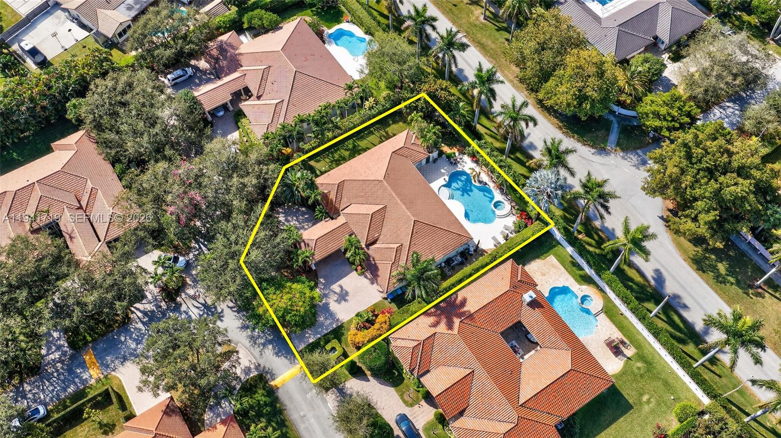 12530 Southwest 96th Court Miami, FL 33176 - Photo 77 of 82 an aerial view of houses with yard