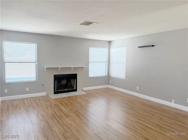 $2,400 | 2062 Club Crest Way, Henderson, NV 89014