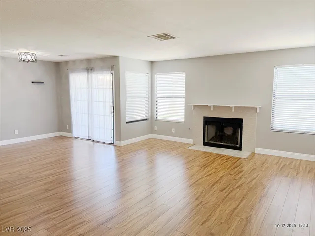 $2,400 | 2062 Club Crest Way, Henderson, NV 89014