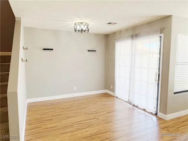 $2,400 | 2062 Club Crest Way, Henderson, NV 89014