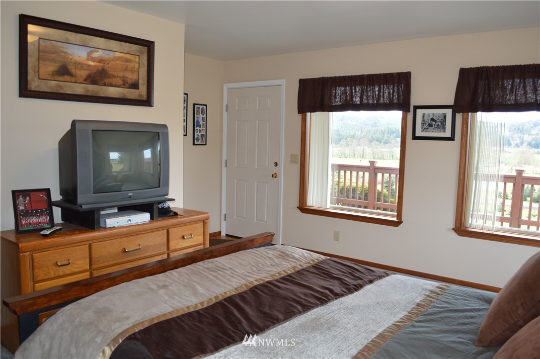 86 Lilly Wheaton Road Raymond, WA 98577 - Photo 13 of 19 Gallery Image 13