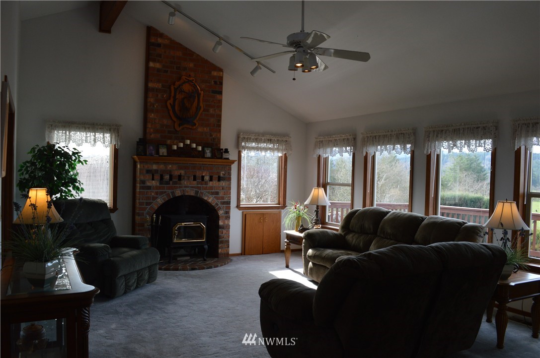 86 Lilly Wheaton Road Raymond, WA 98577 - Photo 8 of 19 Gallery Image 8