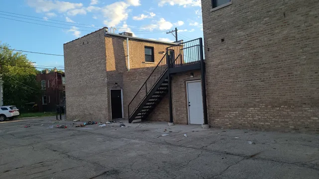 $499,000 | 3903 West Harrison Street, Chicago, IL 60624