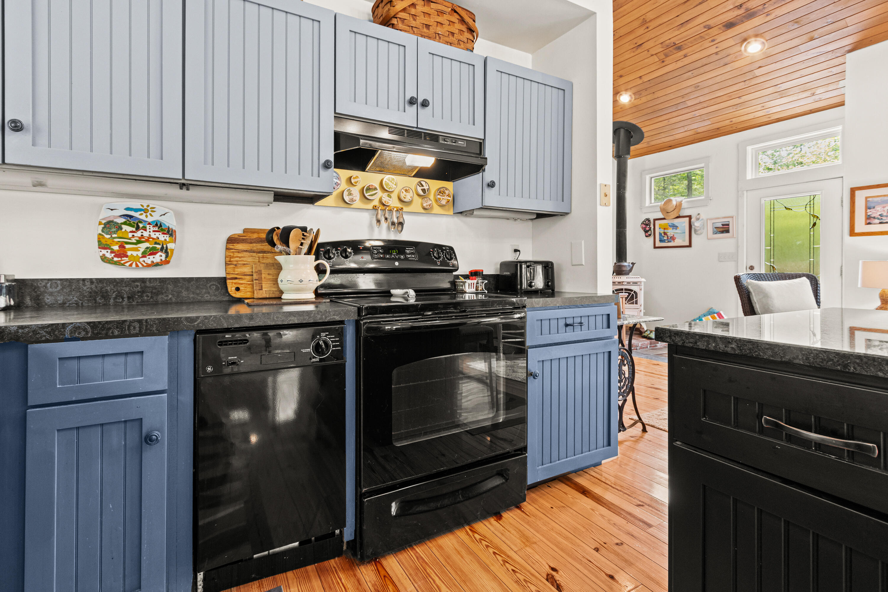 6 North Beach Road Frye Island, ME 04084 - Photo 12 of 62 20250703EM-72012