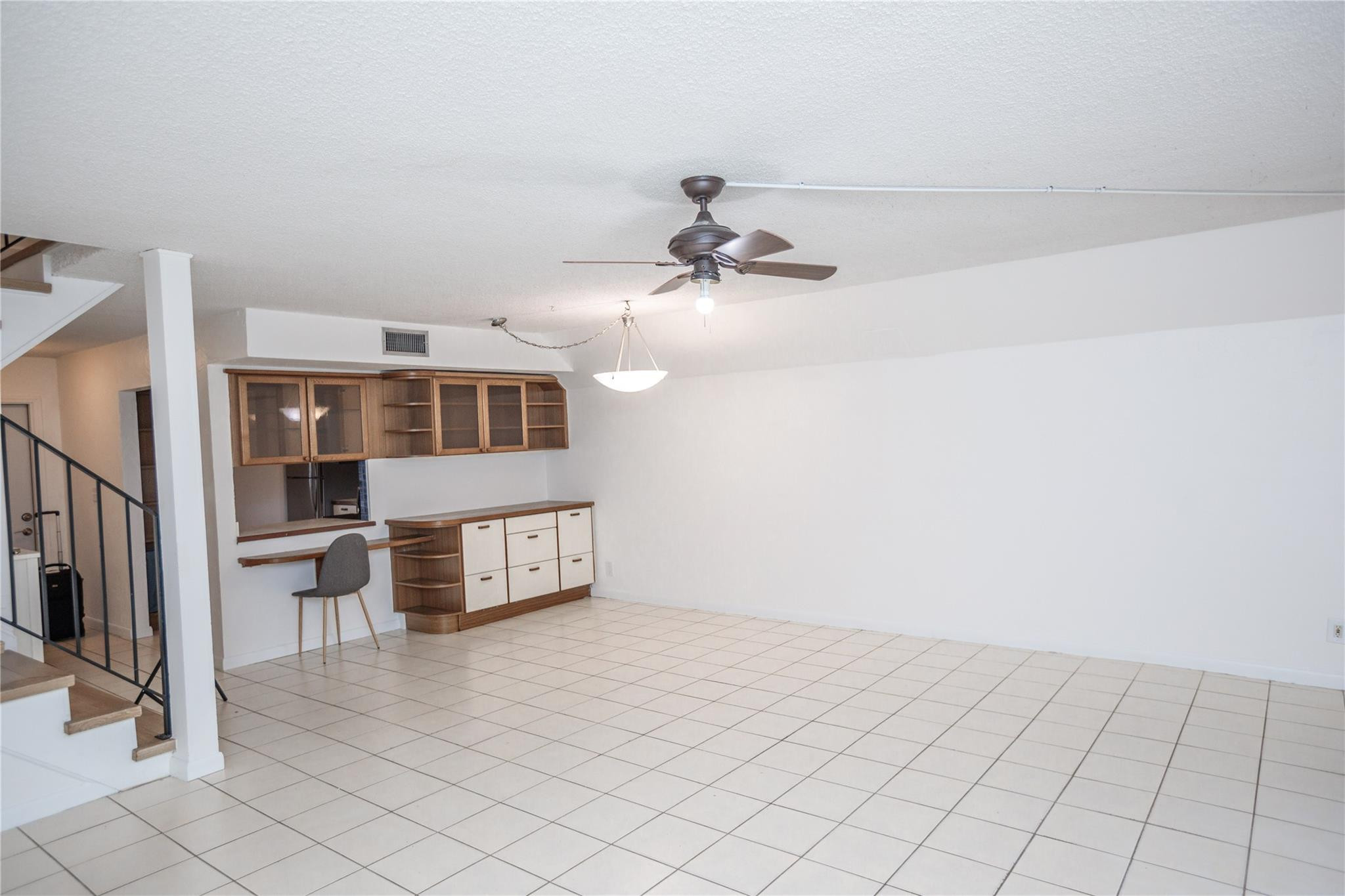 6764 Southwest 40th Street, Unit 40 Davie, FL 33314 - Photo 10 of 17 a view of an empty room