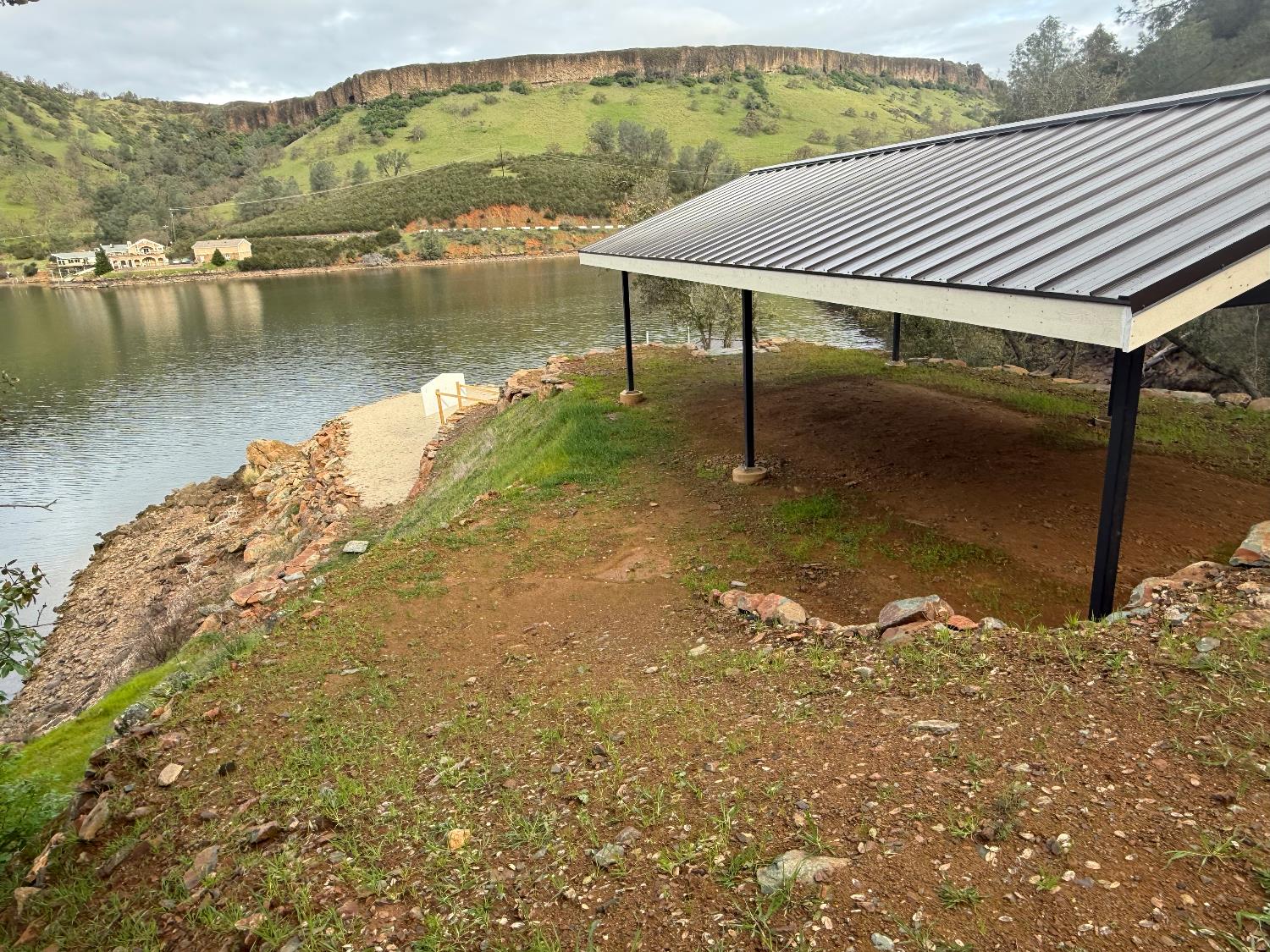15000 Old O'Byrnes Ferry Road Jamestown, CA 95327 - Photo 38 of 62 a view of a lake from a yard