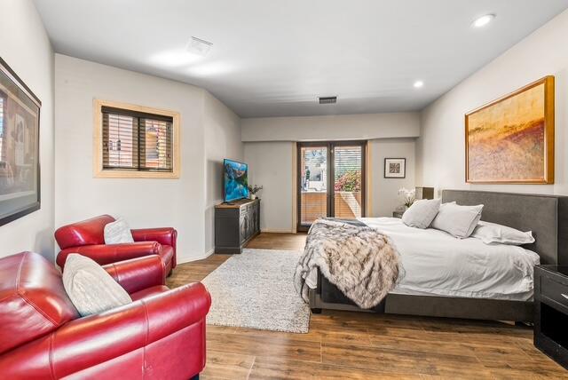 20 Vía Condotti Rancho Mirage, CA 92270 - Photo 35 of 40 a bedroom with bed couch and window
