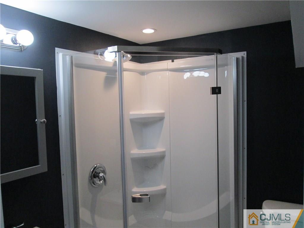 66 Bramhall Road Colonia, NJ 07067 - Photo 8 of 19 Gallery Image 8