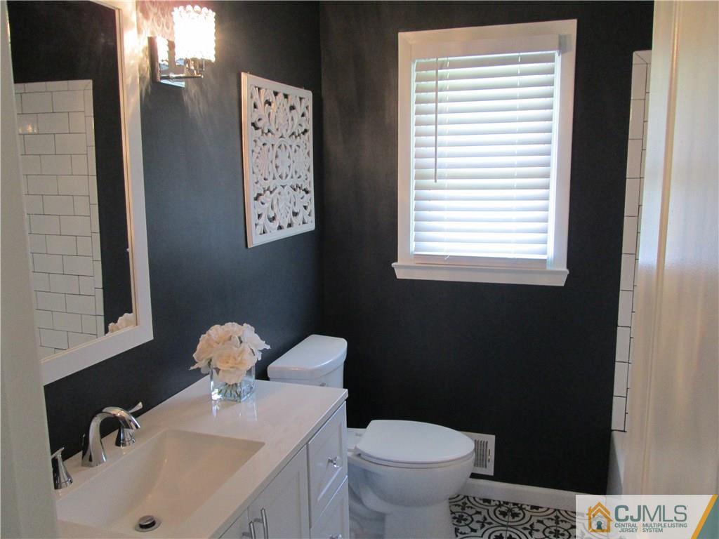 66 Bramhall Road Colonia, NJ 07067 - Photo 9 of 19 Gallery Image 9