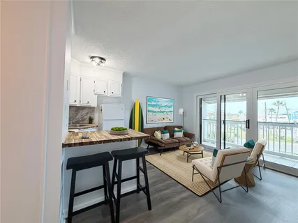 $138,500 | 6102 Seawall Boulevard, Unit 213, Galveston, TX 77551