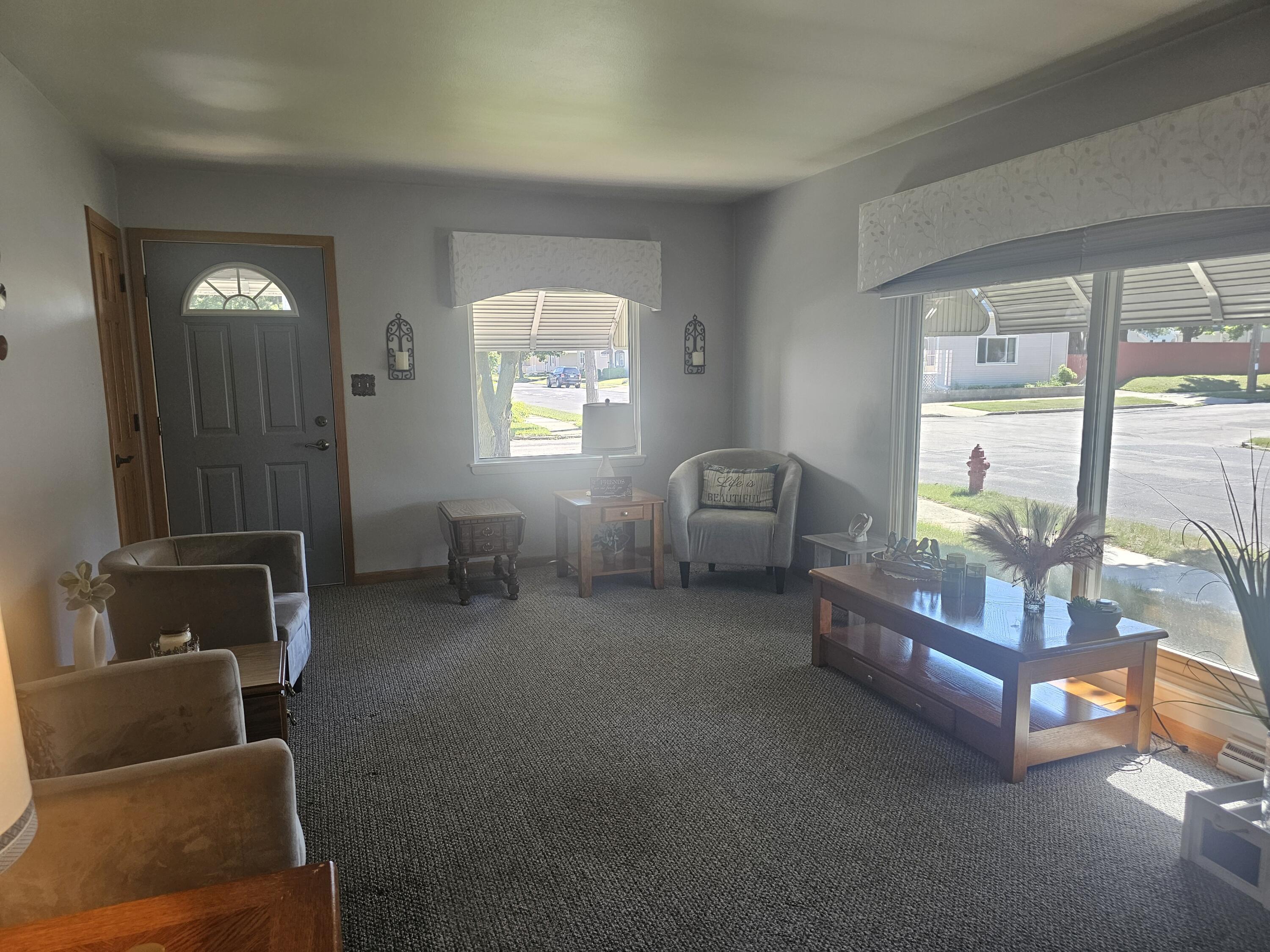1714 Madison Street Manitowoc, WI 54220 - Photo 8 of 24 20260623_154412
