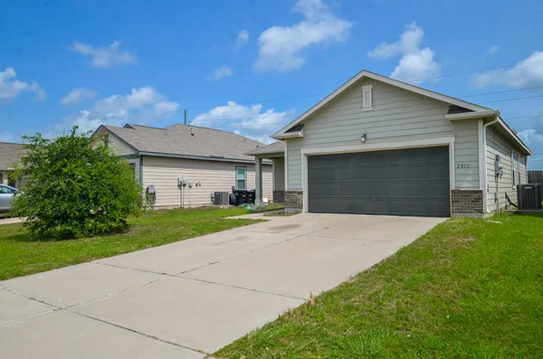 $1,900 | 2013 Spindletree Lane, Brookshire, TX 77423