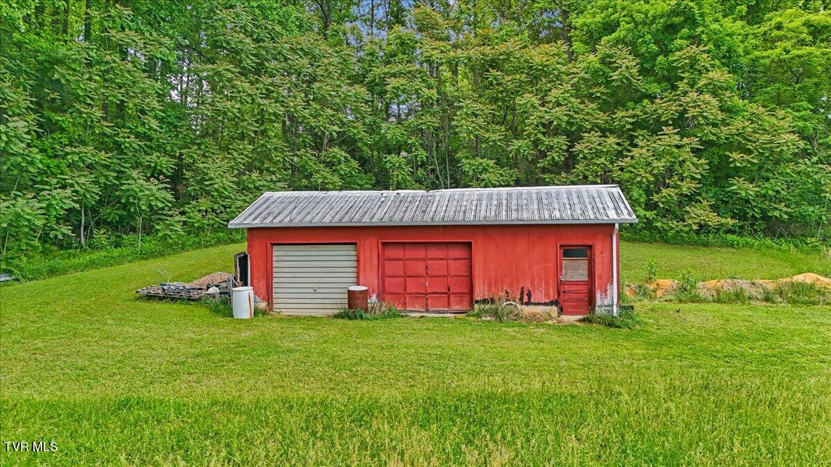 23208 Clayman Valley Road, Unit 2 Bristol, VA 24202 - Photo 7 of 20 08-DJI_20260514181757_0438_D