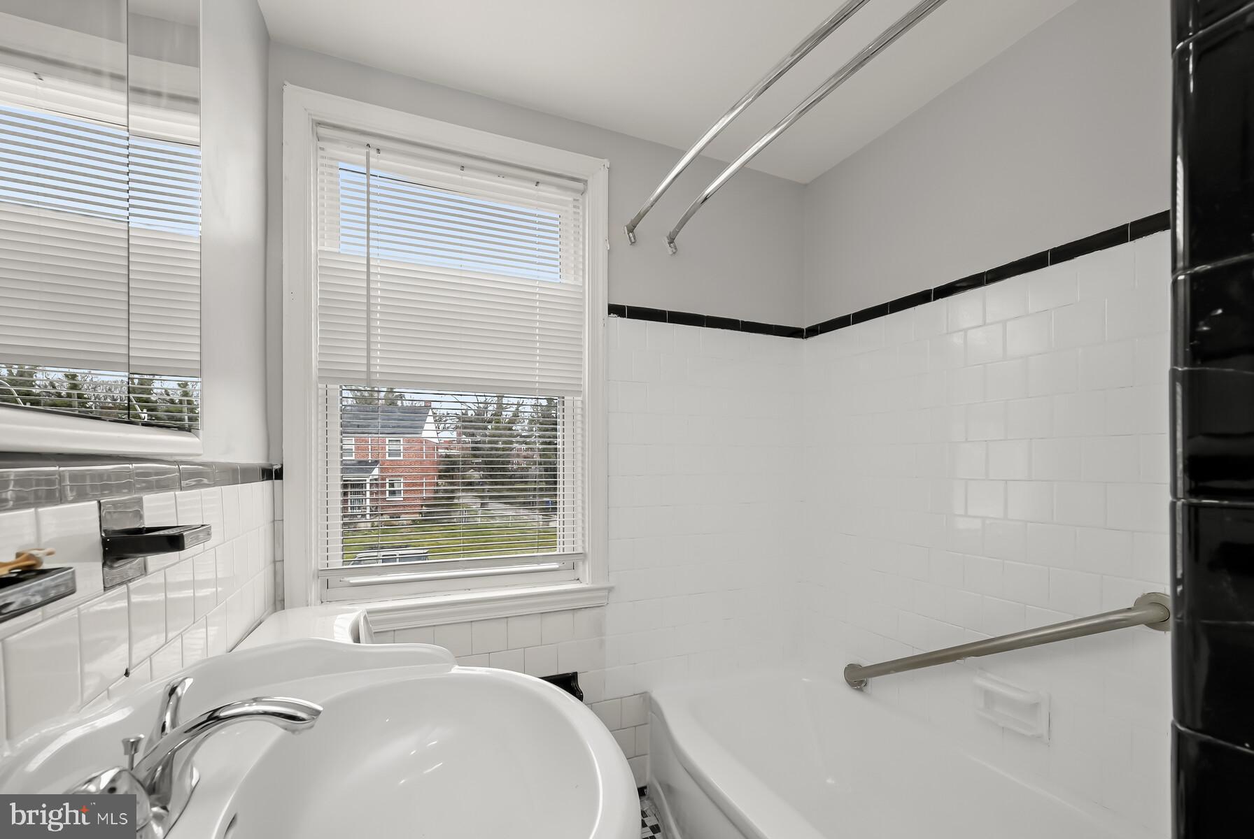 1049 Reverdy Road Baltimore, MD 21212 - Photo 11 of 24