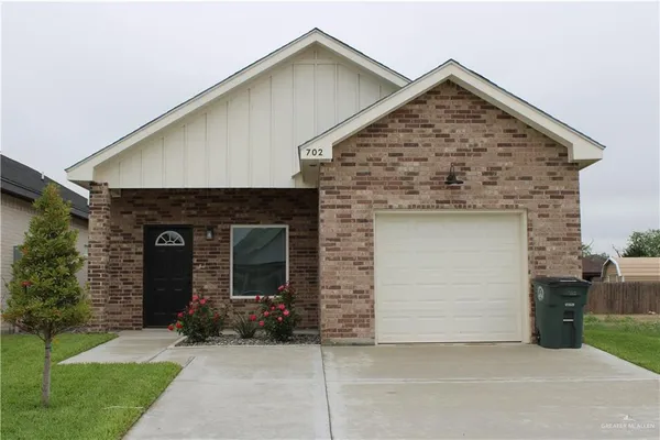 $1,700 | 702 West 25th Street, Mission, TX 78574