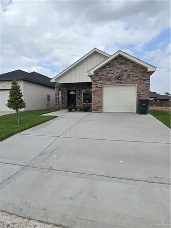 $1,700 | 702 West 25th Street, Mission, TX 78574