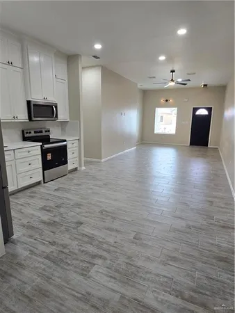 $1,700 | 702 West 25th Street, Mission, TX 78574