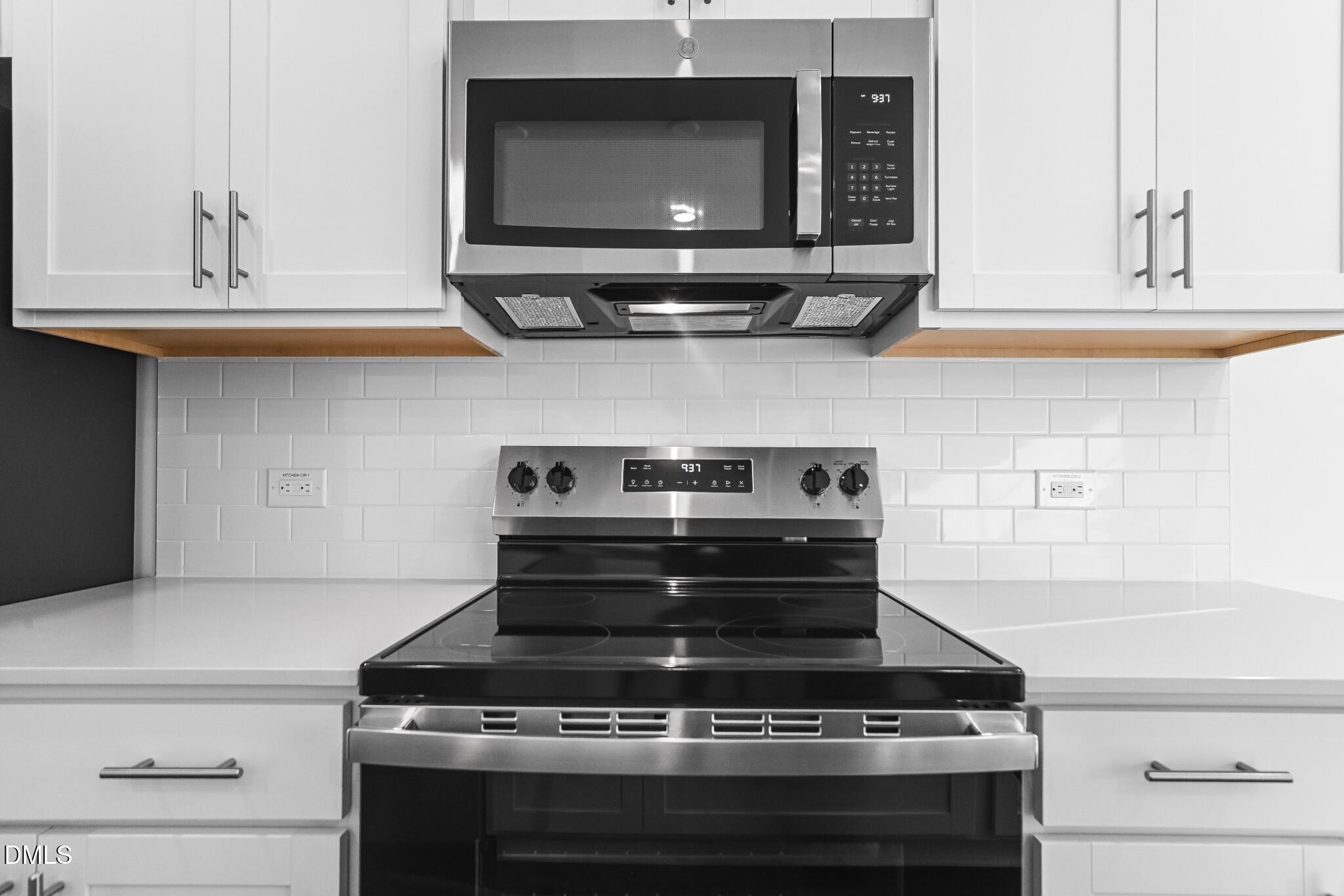 3607 Elm Grv Lane Raleigh, NC 27604 - Photo 8 of 31 SUN_ElmGrove_Pic_Wyatt_QMI_4_Kitchen_4of