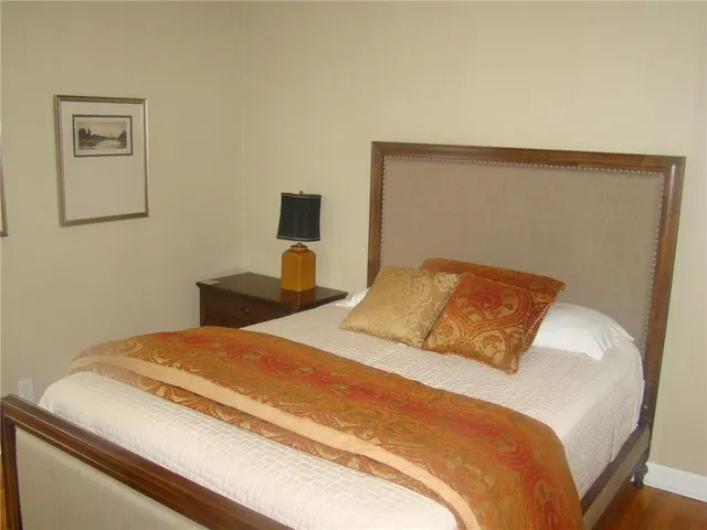 $2,100 | 3558 Central Avenue, Indianapolis, IN 46205