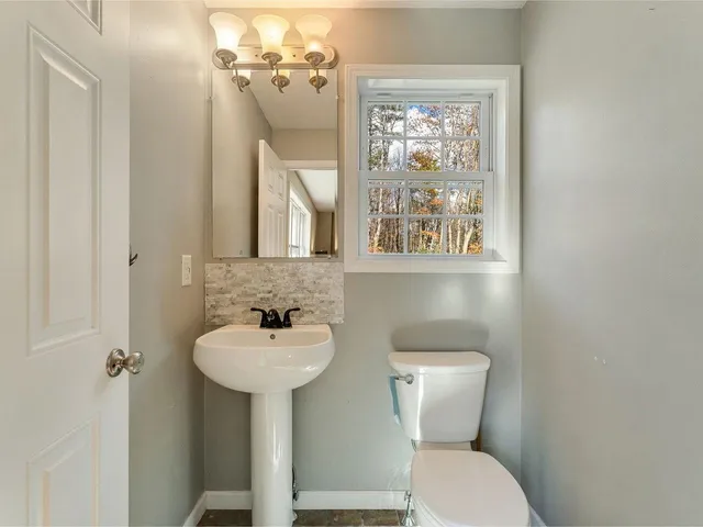 $599,900 | 337 Dallinger Road, New Haven, VT 05472