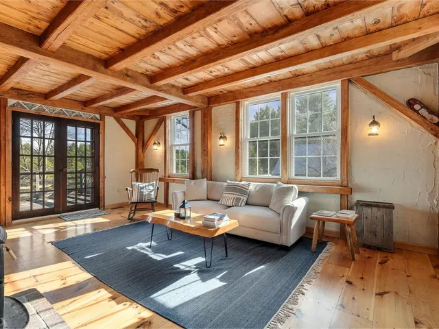 $599,900 | 337 Dallinger Road, New Haven, VT 05472