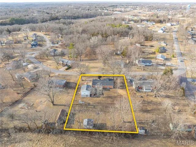 $250,000 | 801 Halifax Road, Holts Summit, MO 65043