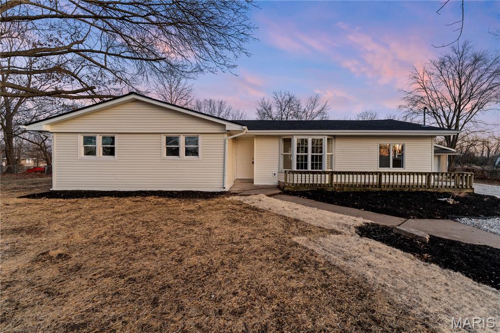 801 Halifax Road Holts Summit, MO 65043 - Photo 3 of 41