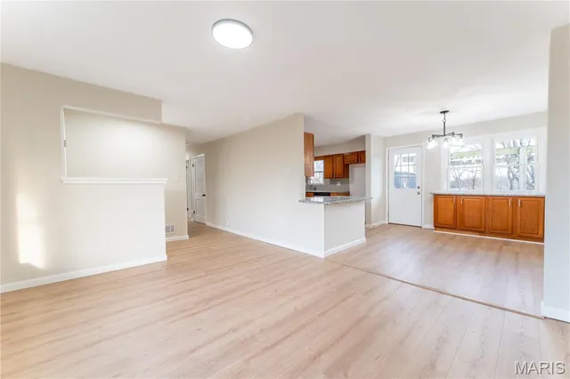 $250,000 | 801 Halifax Road, Holts Summit, MO 65043