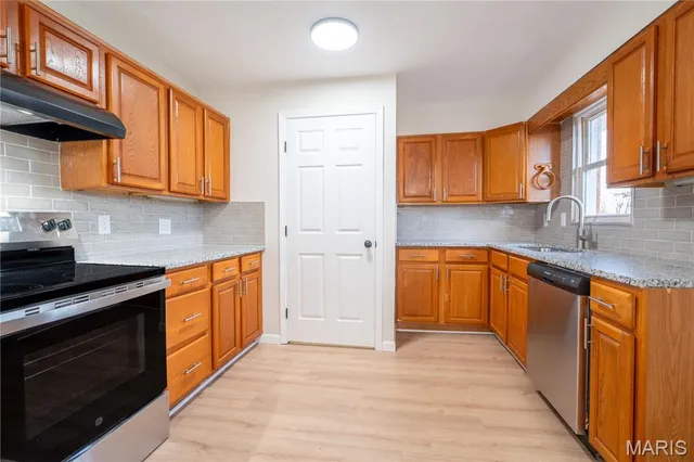 $250,000 | 801 Halifax Road, Holts Summit, MO 65043