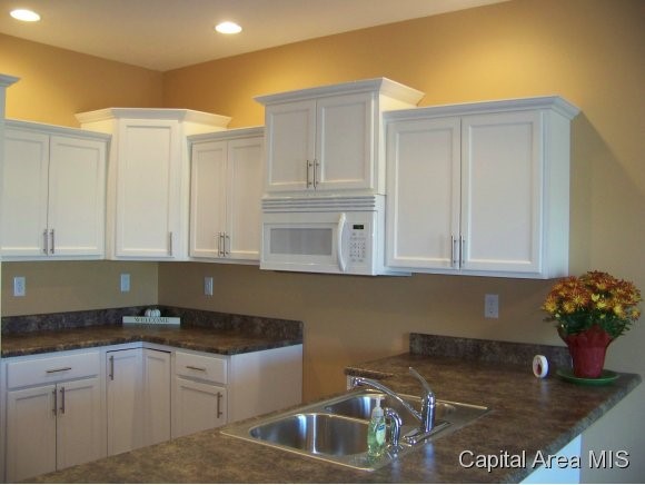 3813 Sugar Loaf Springfield, IL 62711 - Photo 4 of 21 Gallery Image 4
