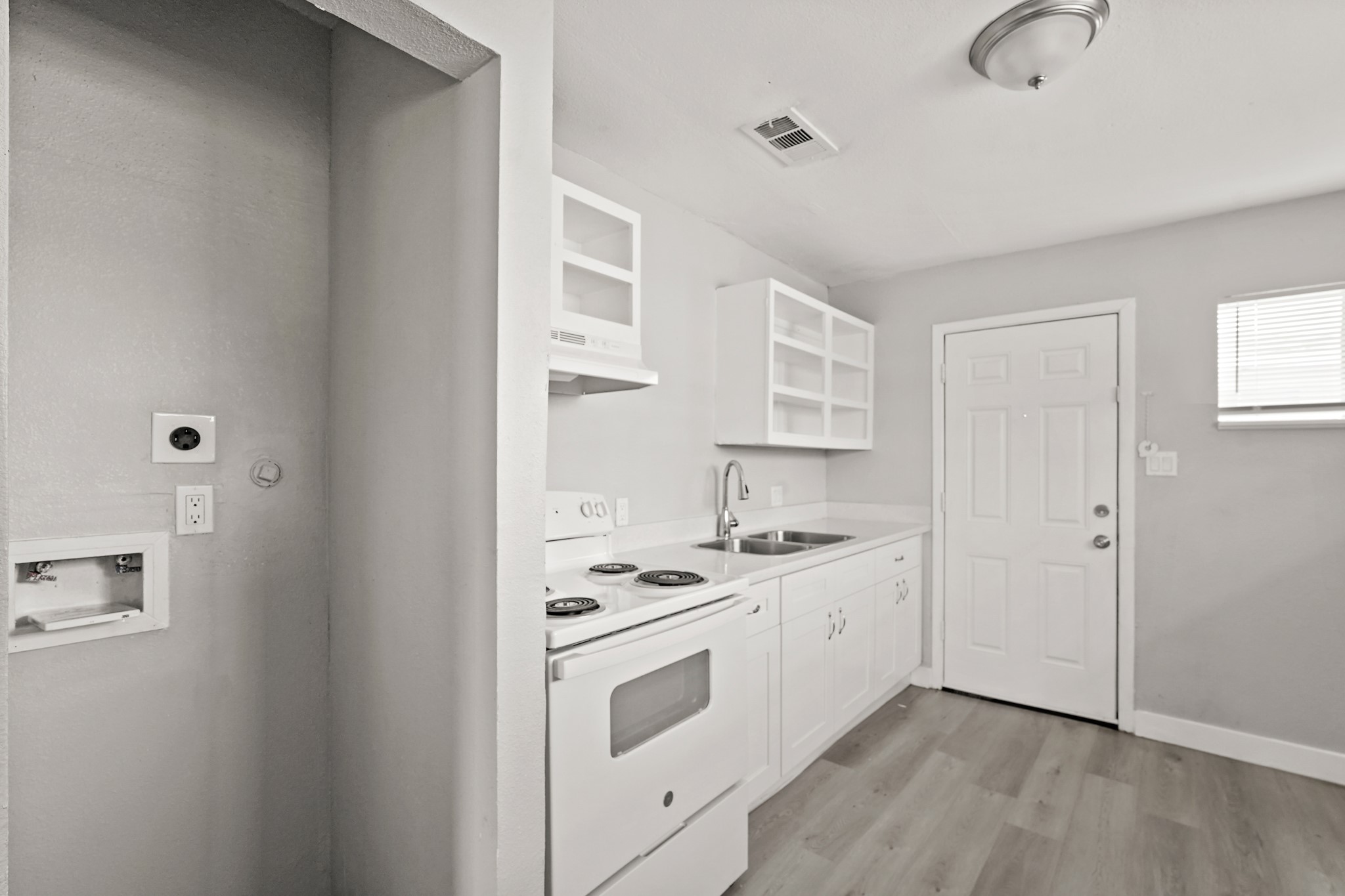 7815 Glass Street Houston, TX 77016 - Photo 9 of 14